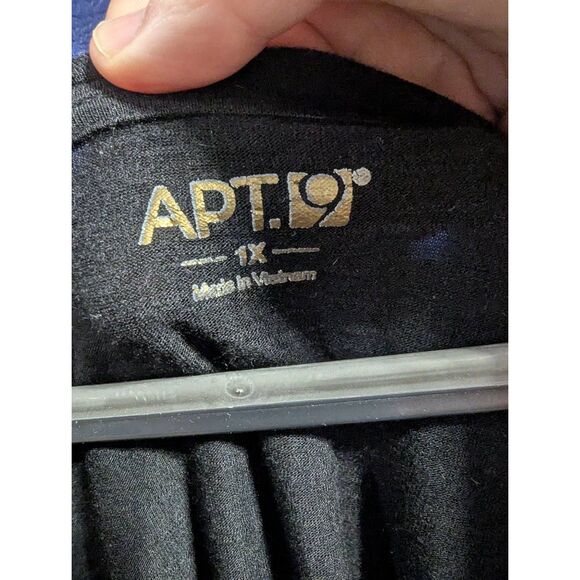 Cold Shoulder Tee - Picture 5 of 8